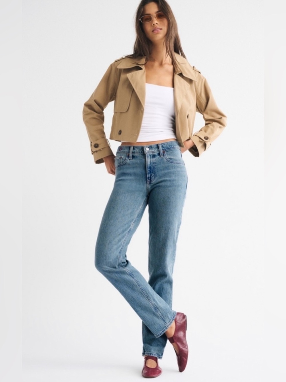 Abercrombie & Fitch Med Rise 90s Straight Heart Embroidered Jean